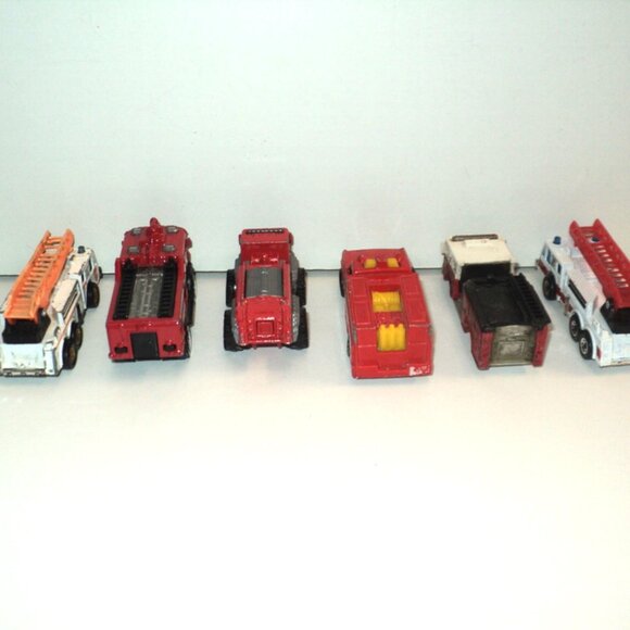Lot of 6 Fire Engines Vintage, 5 Matchbox & 1 Hot Wheel 1:64 Defects - Picture 2 of 7